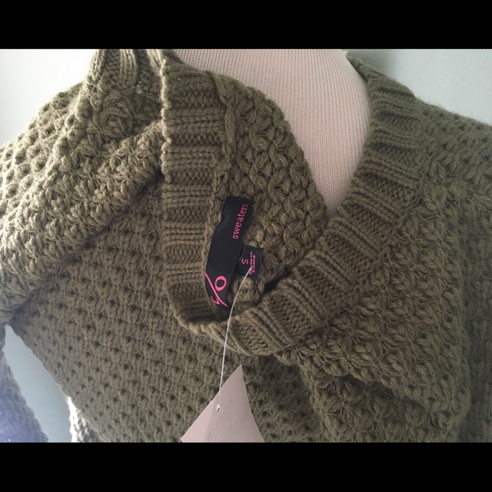 Lightweight Sweater - Picture 2 of 6